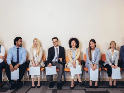 Bewerbung aus ungekündigter Stellung ohne Zeugnis erfolgreich gestaltenBewerbung aus ungekündigter Stellung ohne Zeugnis erfolgreich gestalten